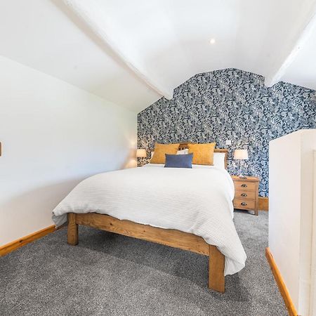 The Black Dog Apartment Dalton in Furness Luaran gambar